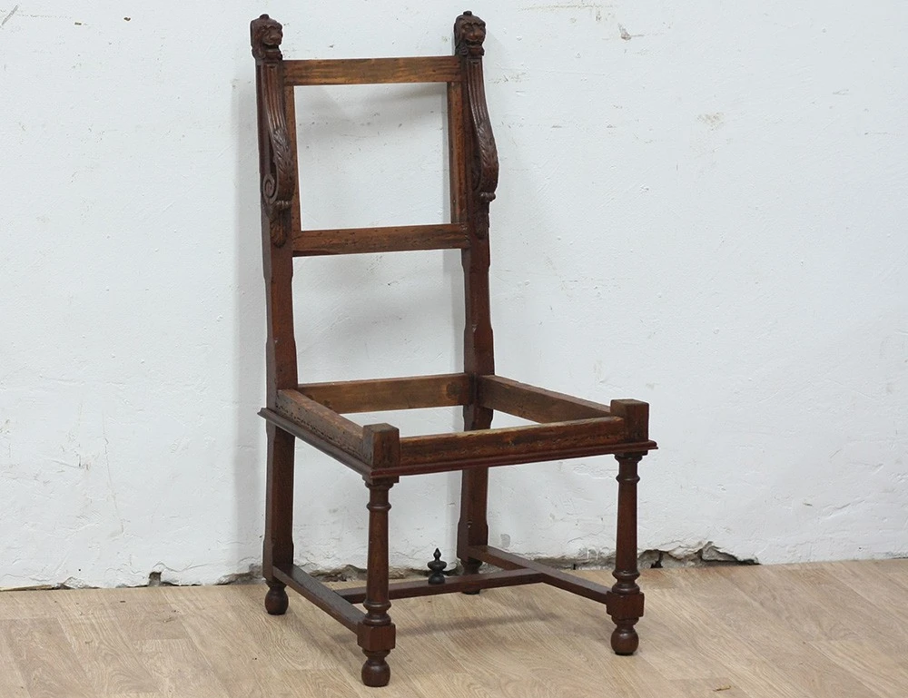 Реставрация стула с головами льва