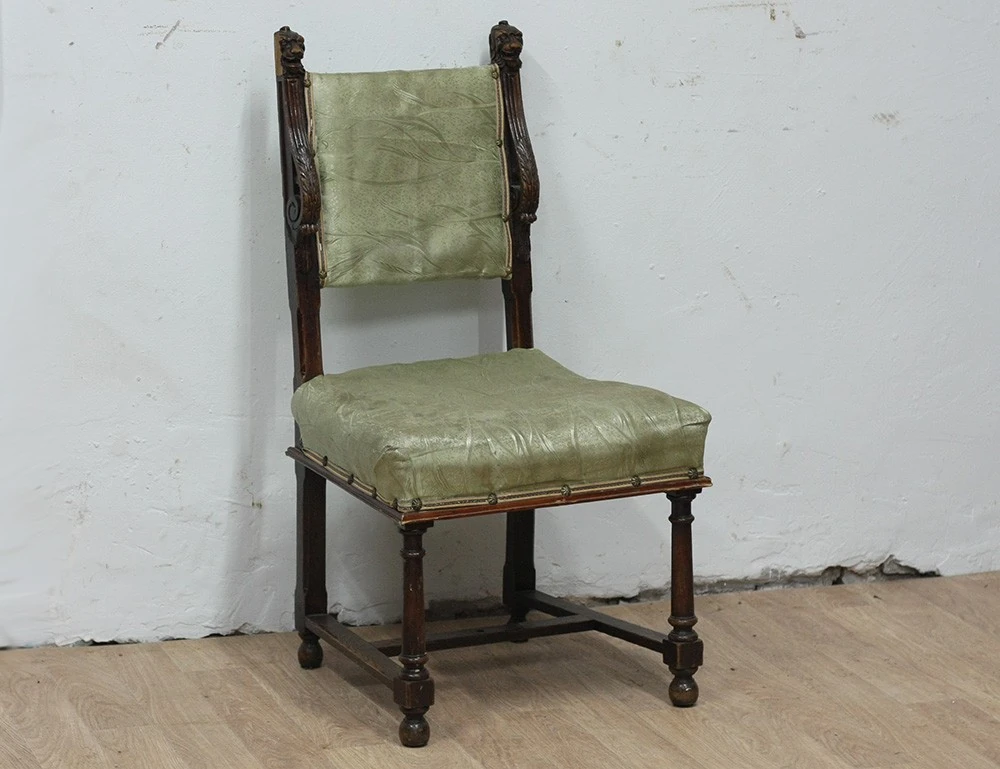 Реставрация стула с головами льва