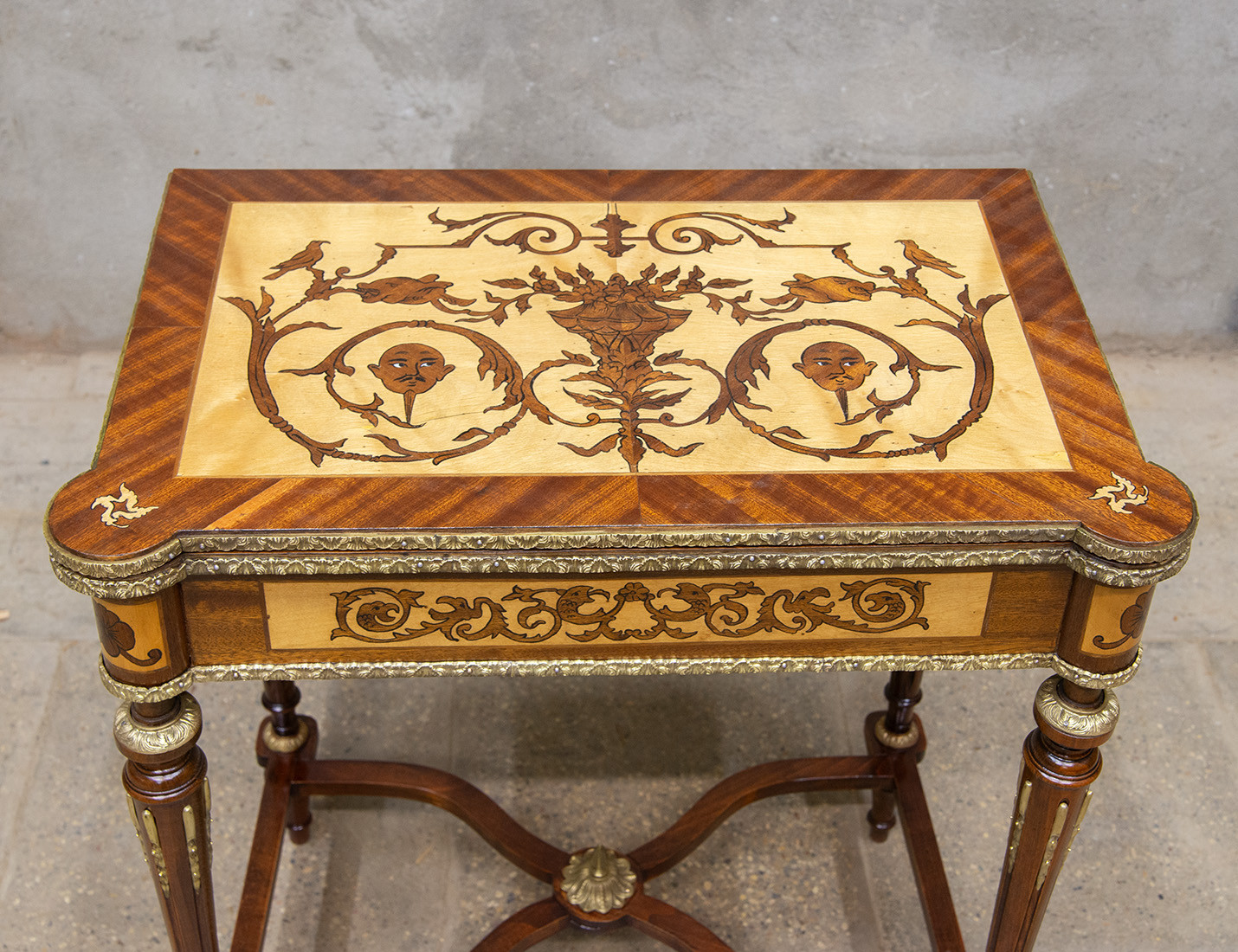 Реставрация ломберного стола с маркетки