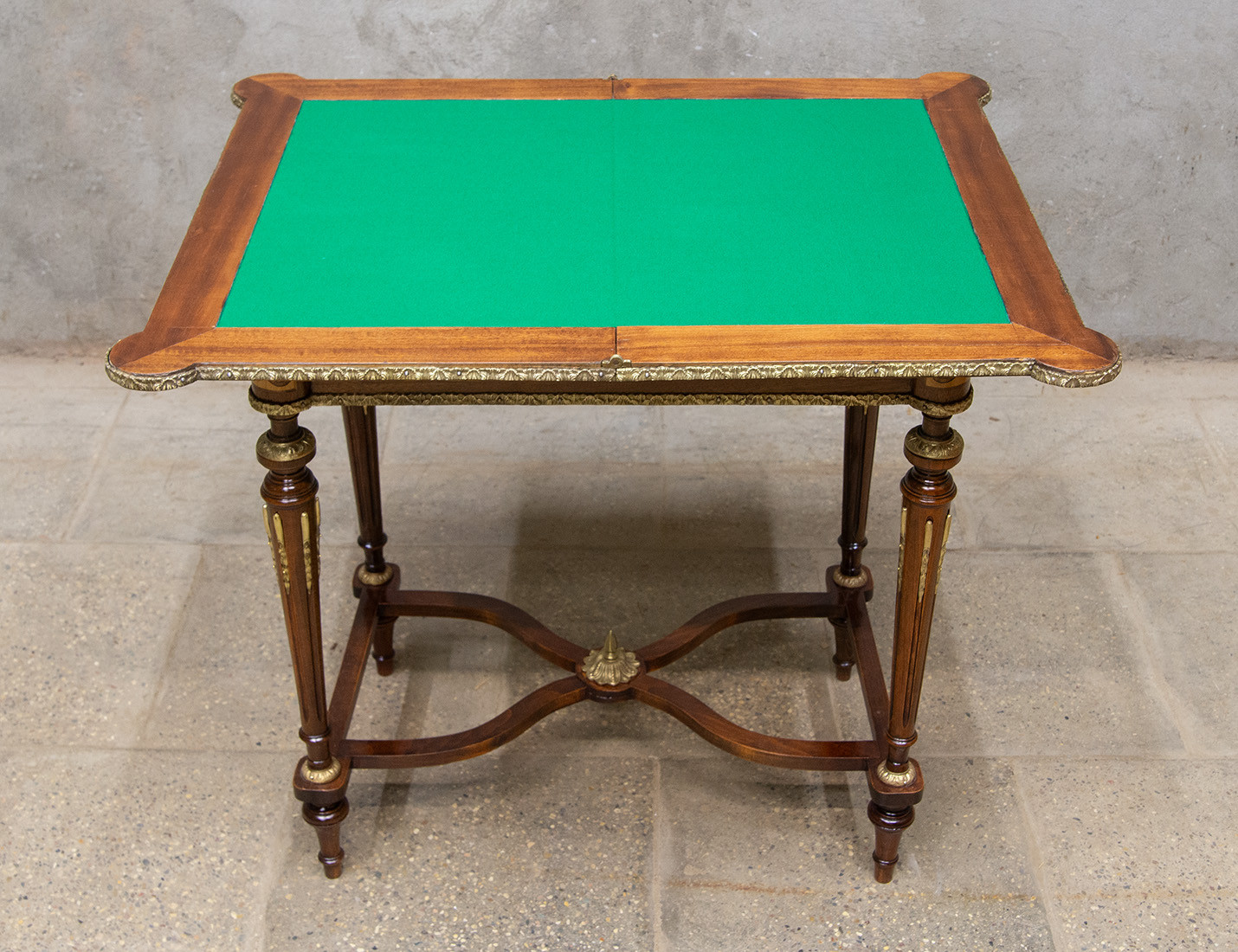 Реставрация ломберного стола с маркетки