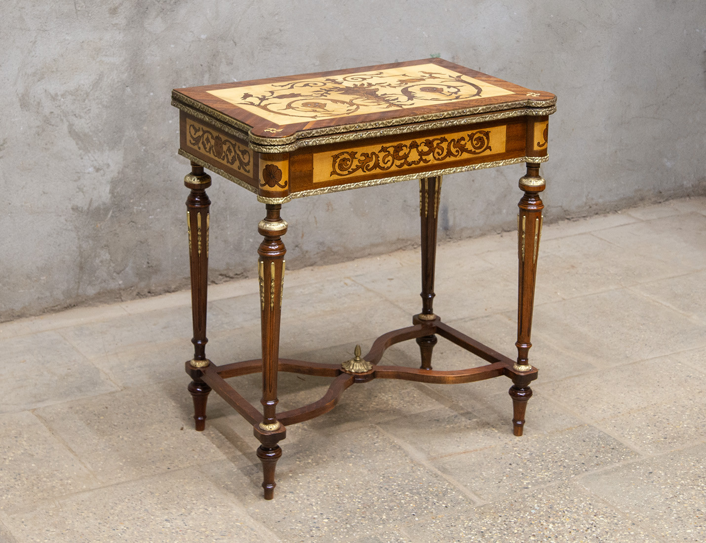 Реставрация ломберного стола с маркетки