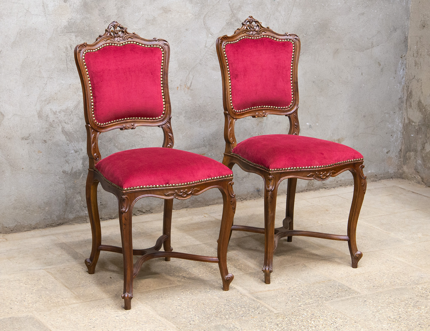 Реставрация пары ореховых стульев 19 века