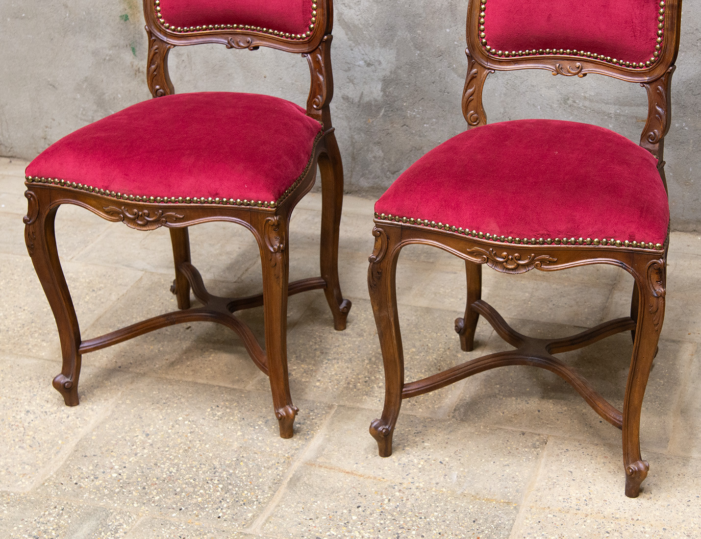 Реставрация пары ореховых стульев 19 века