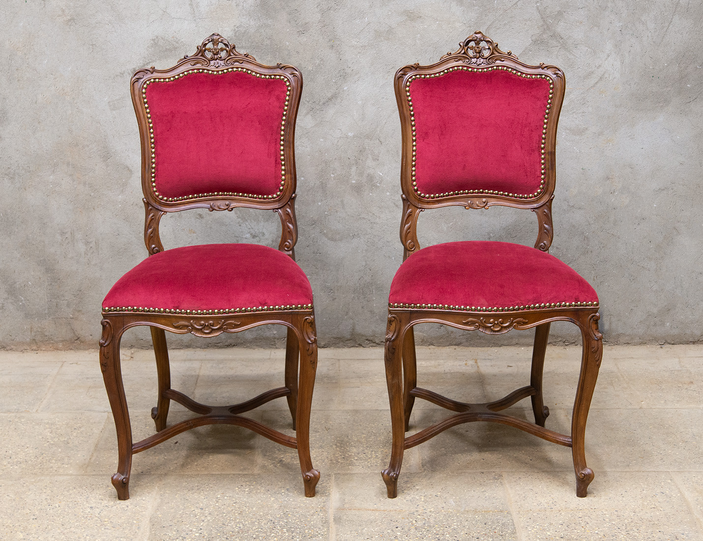 Реставрация пары ореховых стульев 19 века