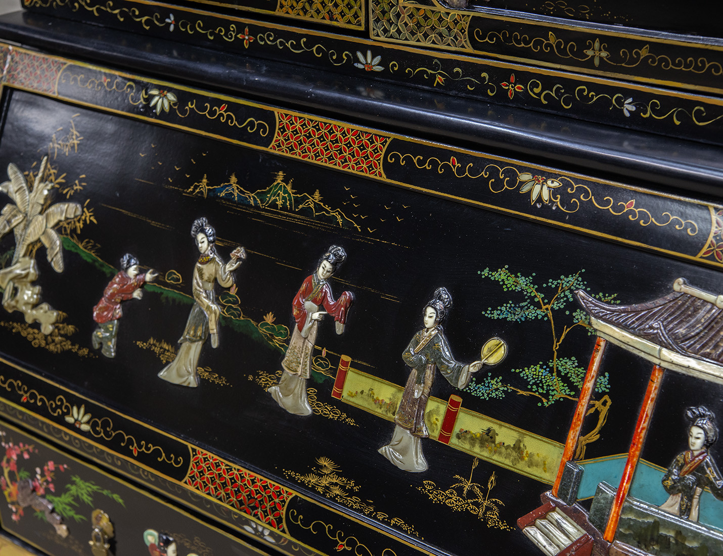 Реставрация бюро в стиле шинуазри