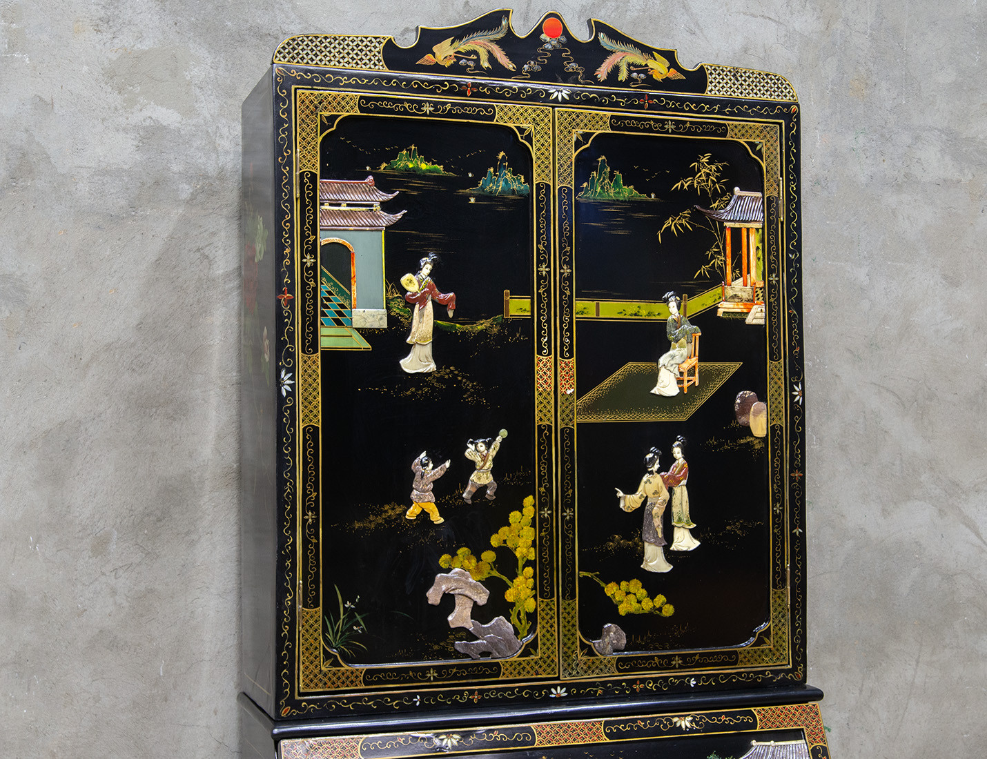 Реставрация бюро в стиле шинуазри