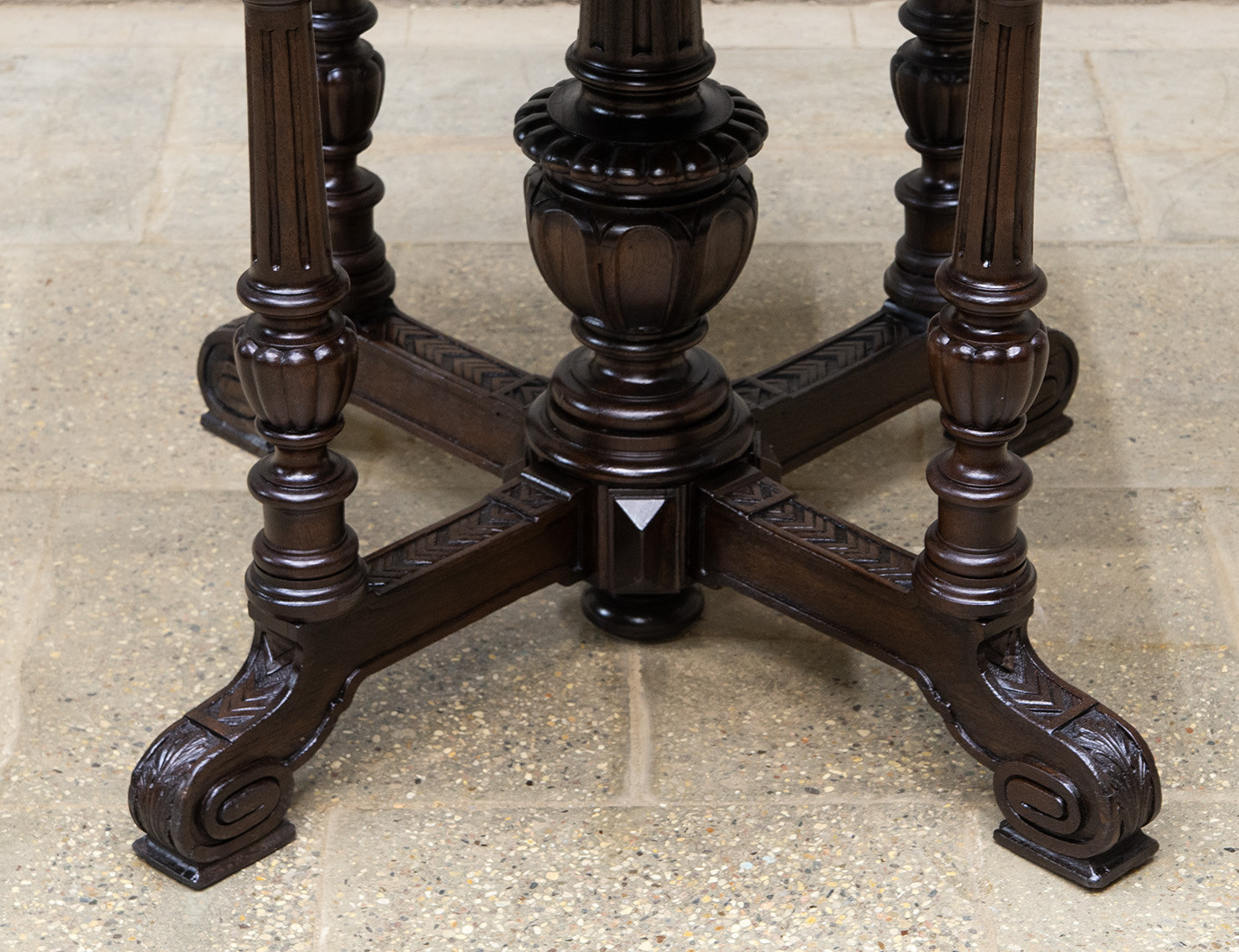 Реставрация антикварного ломберного стола 19 века