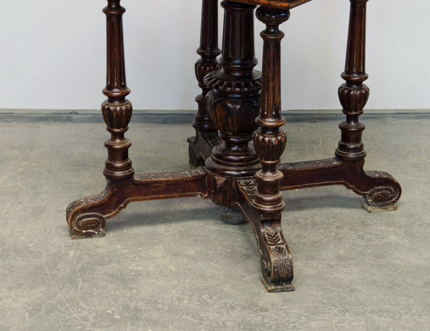 Реставрация антикварного ломберного стола 19 века