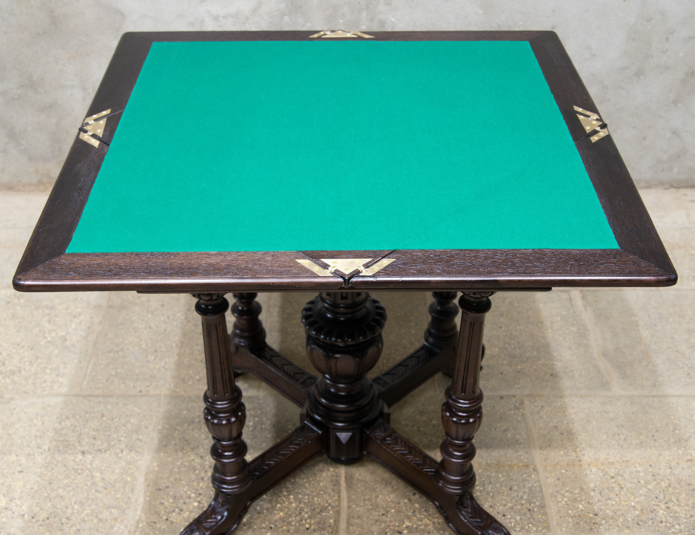 Реставрация антикварного ломберного стола 19 века