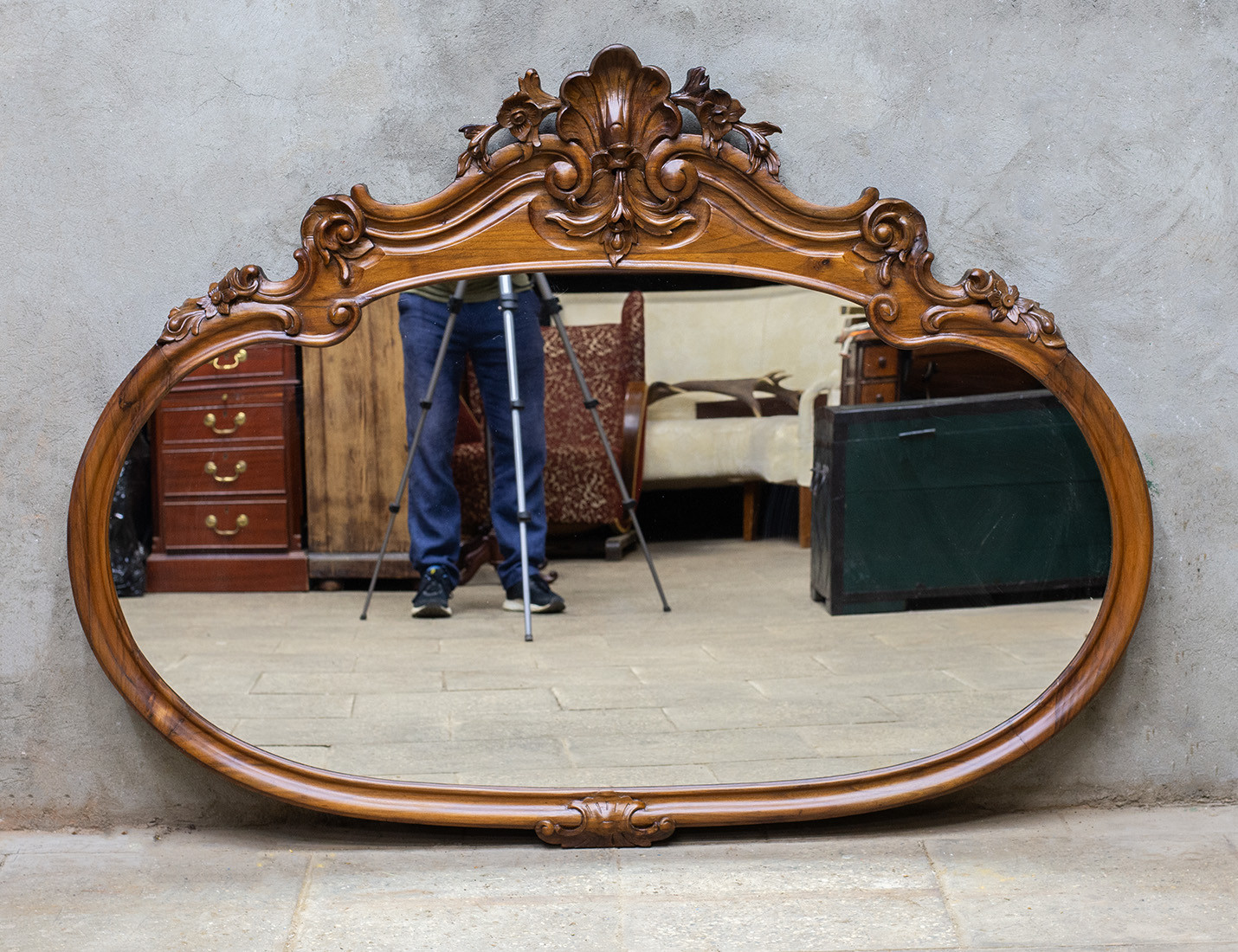 Реставрация антикварного наддиванного зеркала 19 века