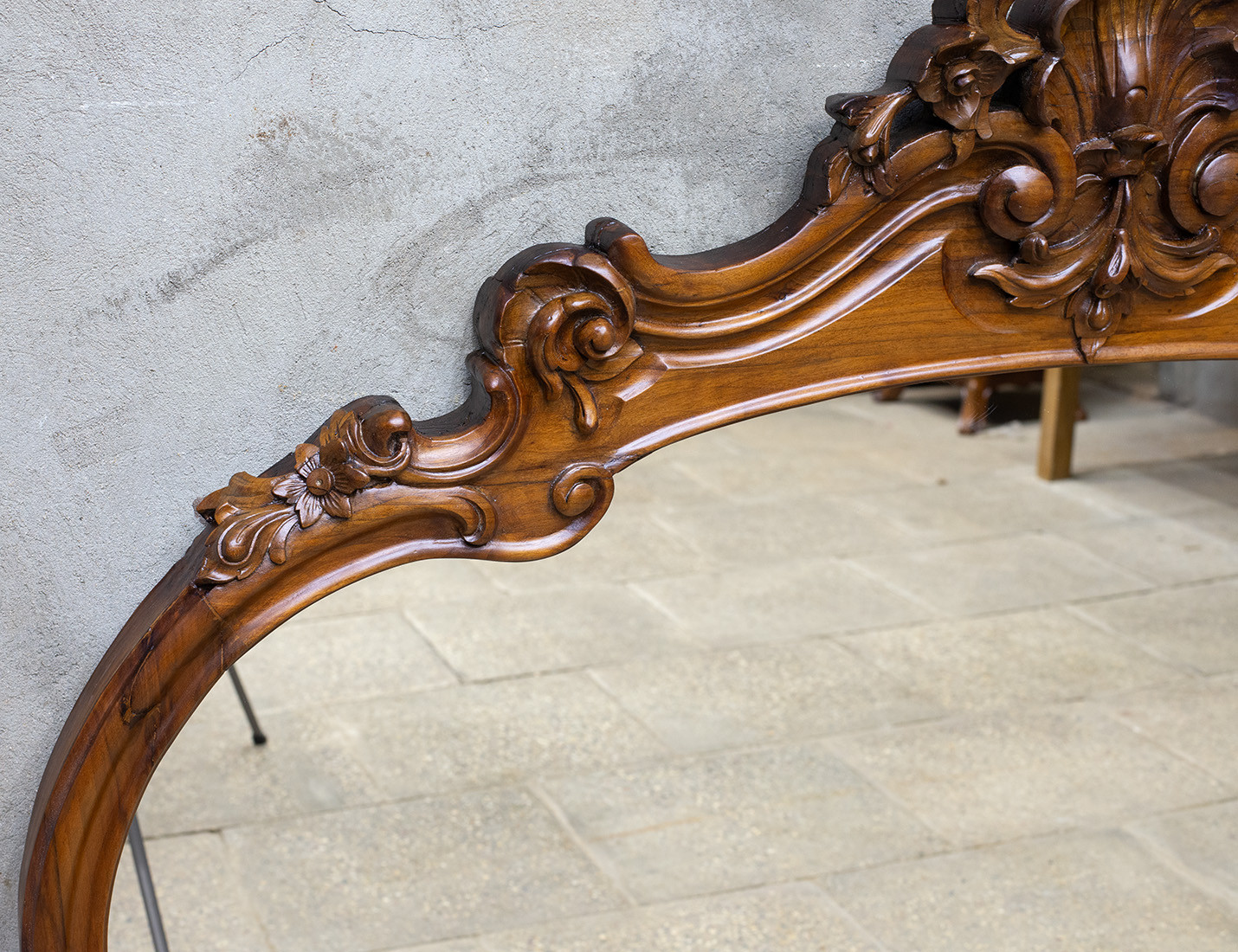 Реставрация антикварного наддиванного зеркала 19 века