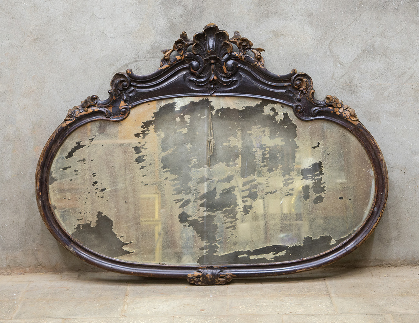 Реставрация антикварного наддиванного зеркала 19 века