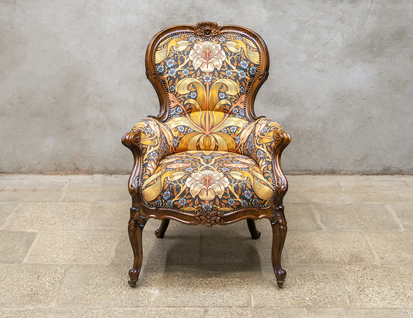 Реставрация антикварного кресла в стиле рококо