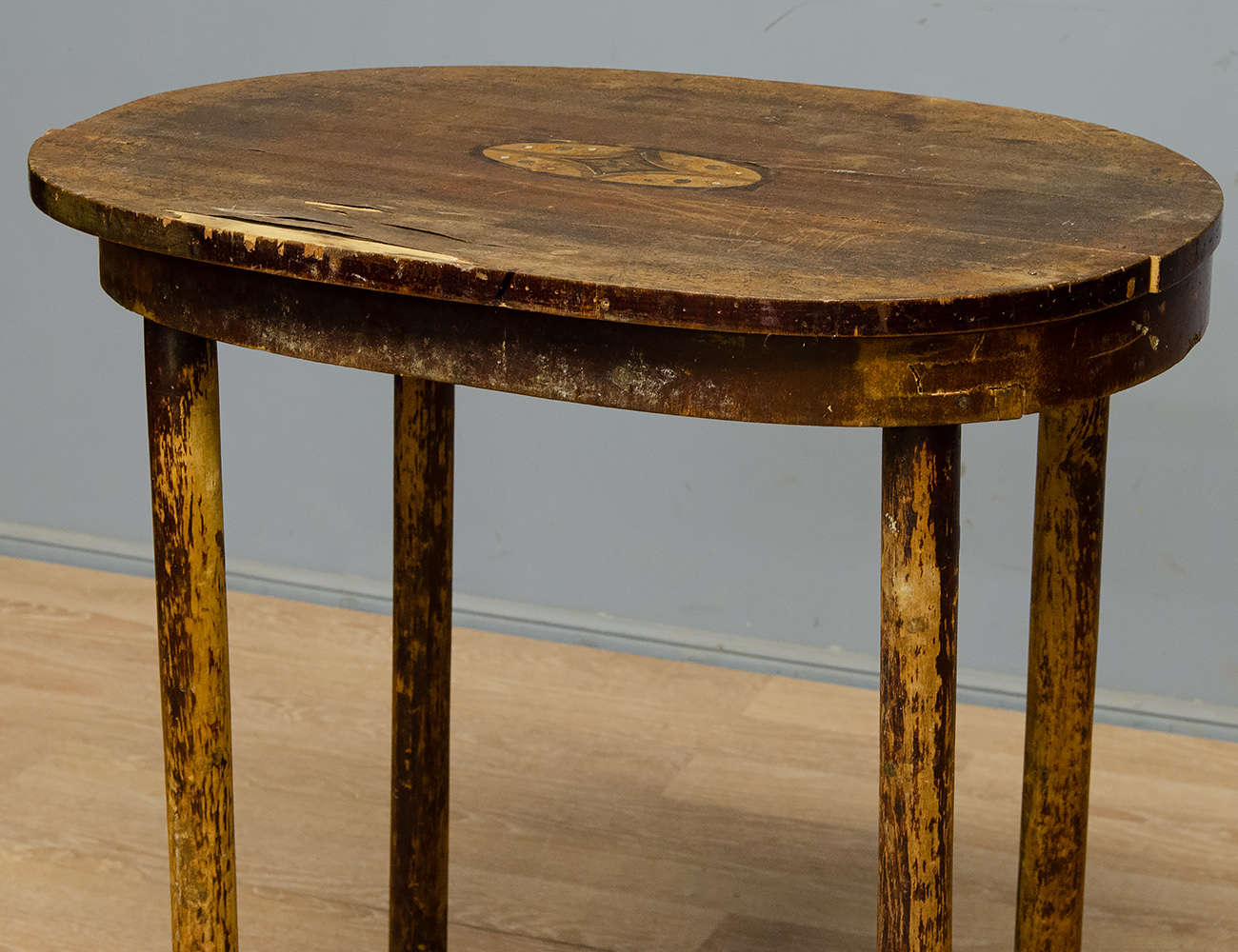 Реставрация антикварного столика с инкрустацией