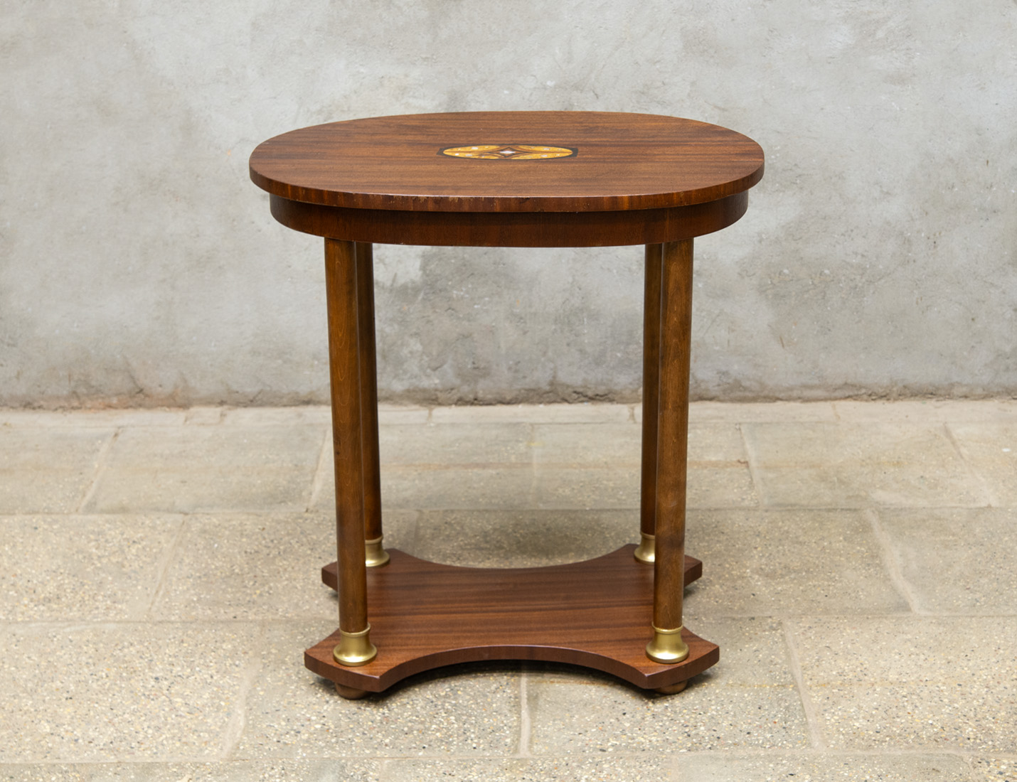 Реставрация антикварного столика с инкрустацией