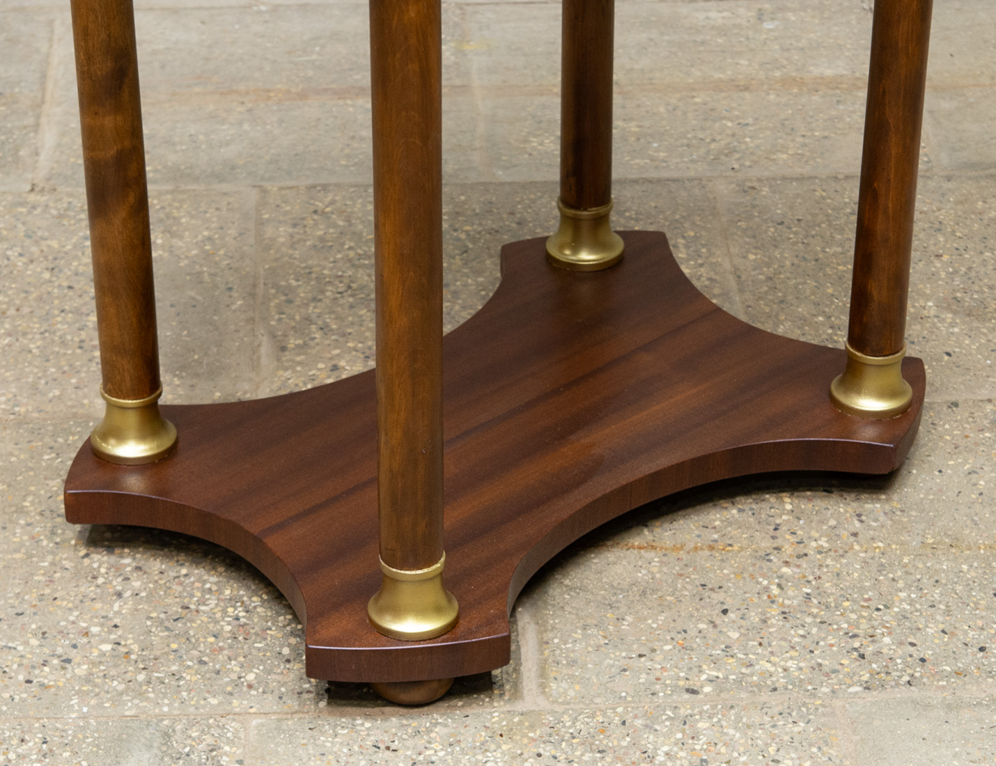 Реставрация антикварного столика с инкрустацией