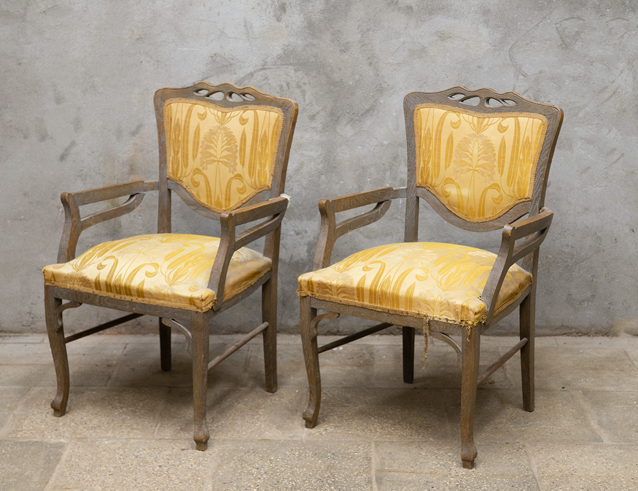 Реставрация старинного кресла в стиле модерн