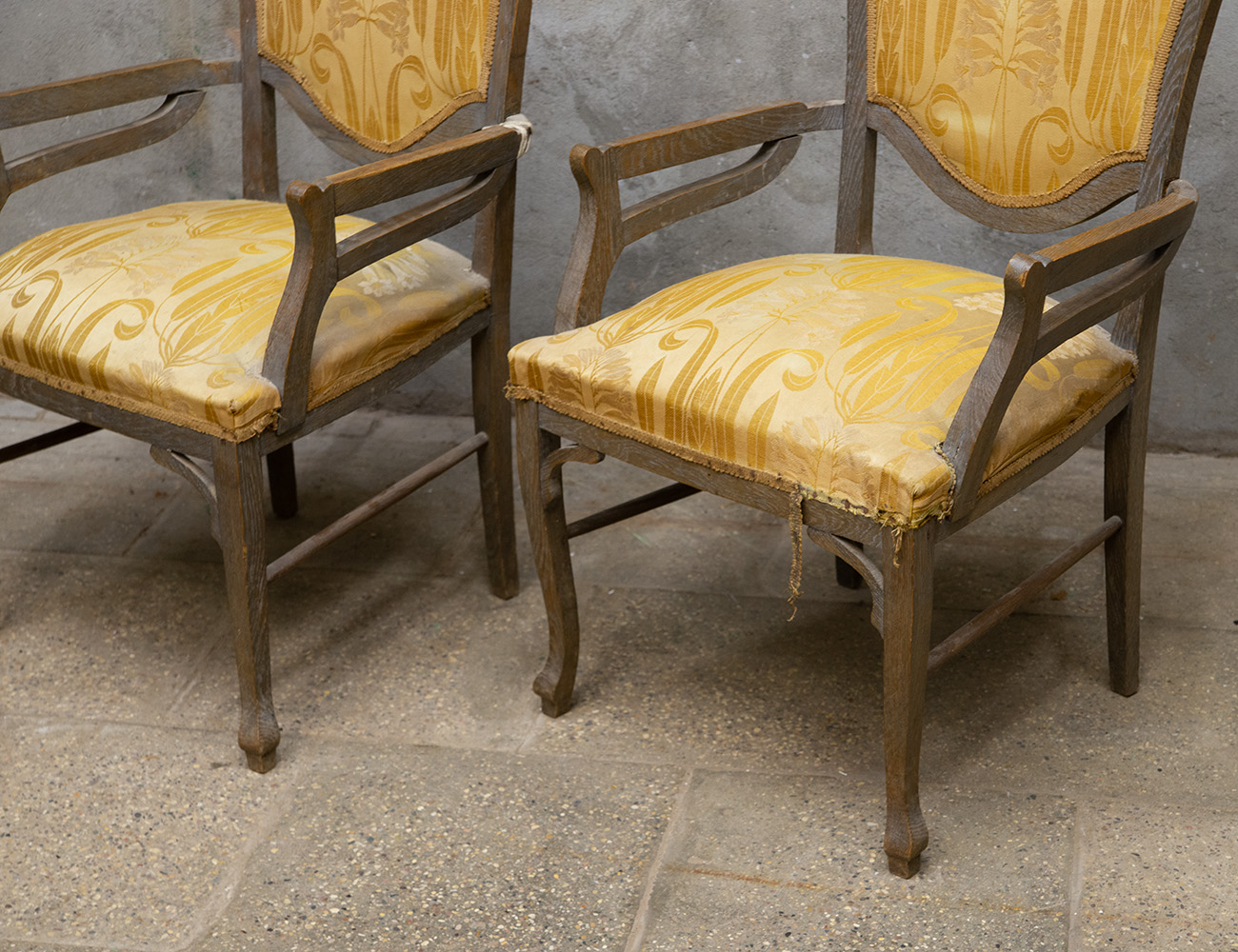 Реставрация старинного кресла в стиле модерн