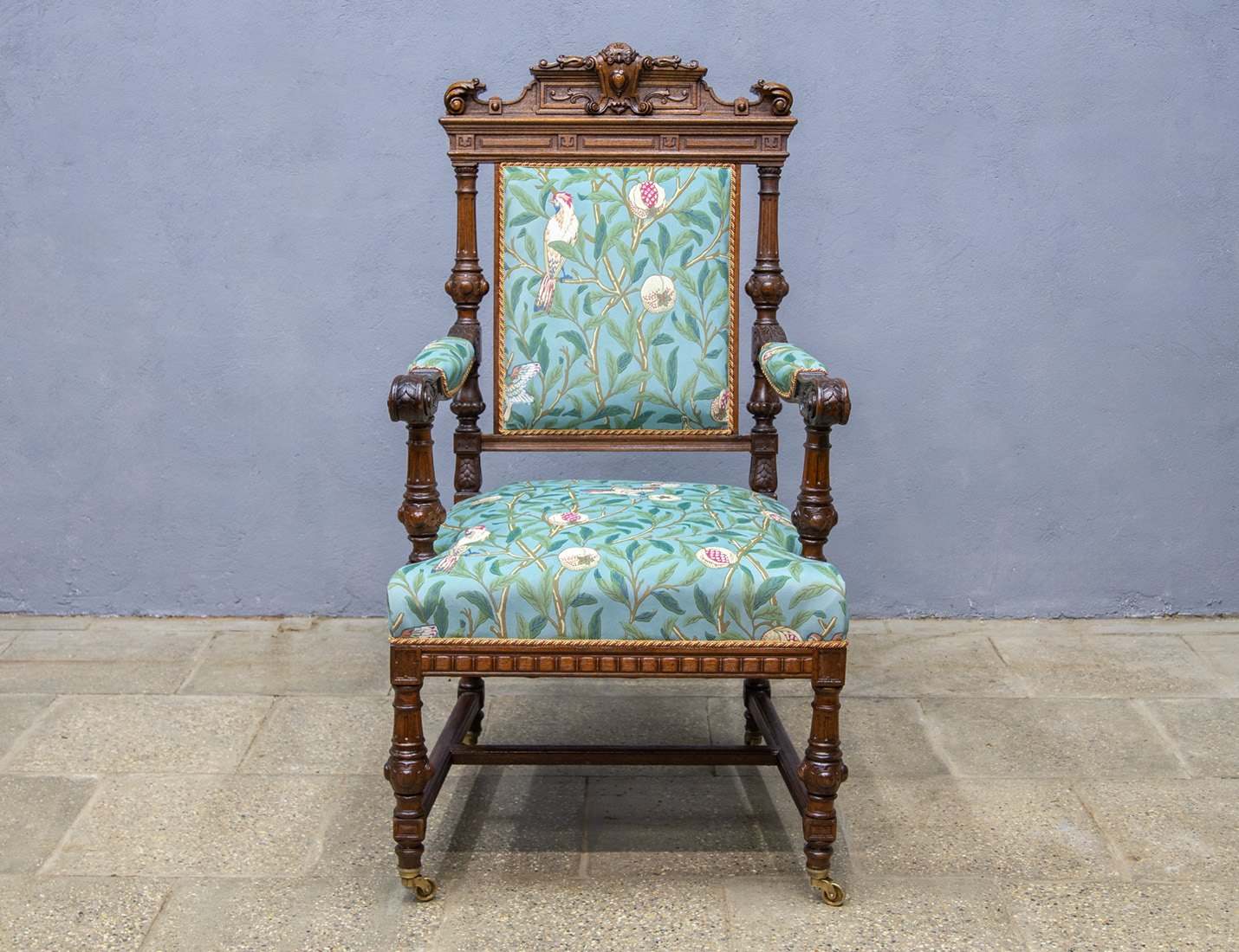 Реставрация антикварного дубового кресла 19 века