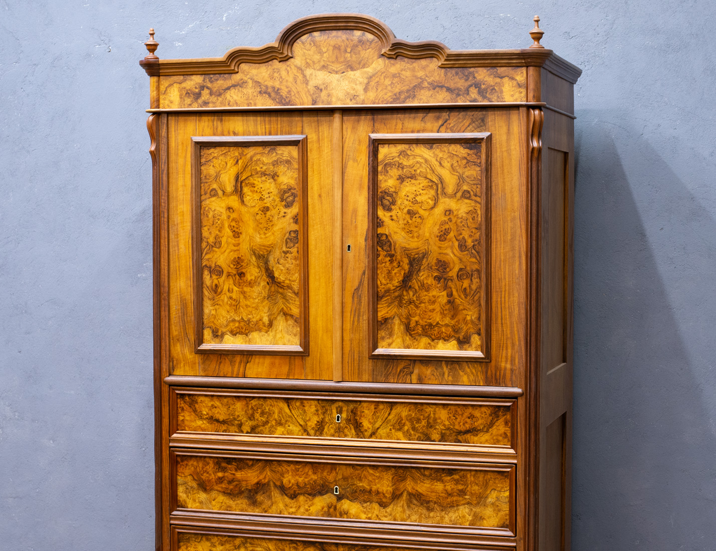 Реставрация шкафа-монашки 19 века