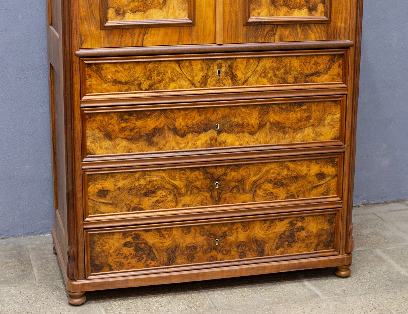 Реставрация шкафа-монашки 19 века