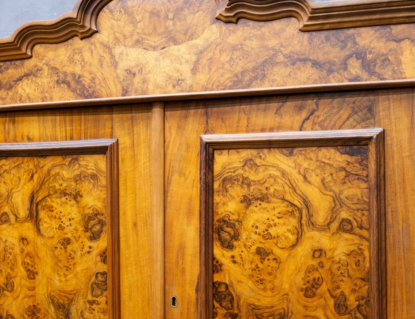 Реставрация шкафа-монашки 19 века