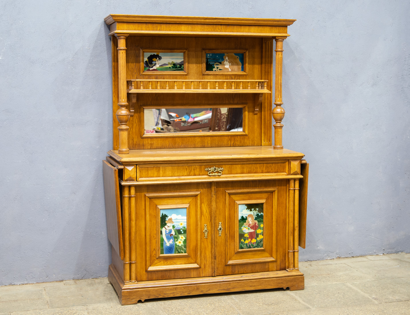 Реставрация антикварного десертного буфета в стиле модерн