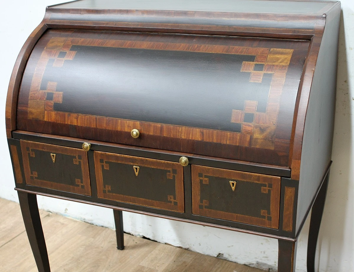 Реставрация антикварного бюро