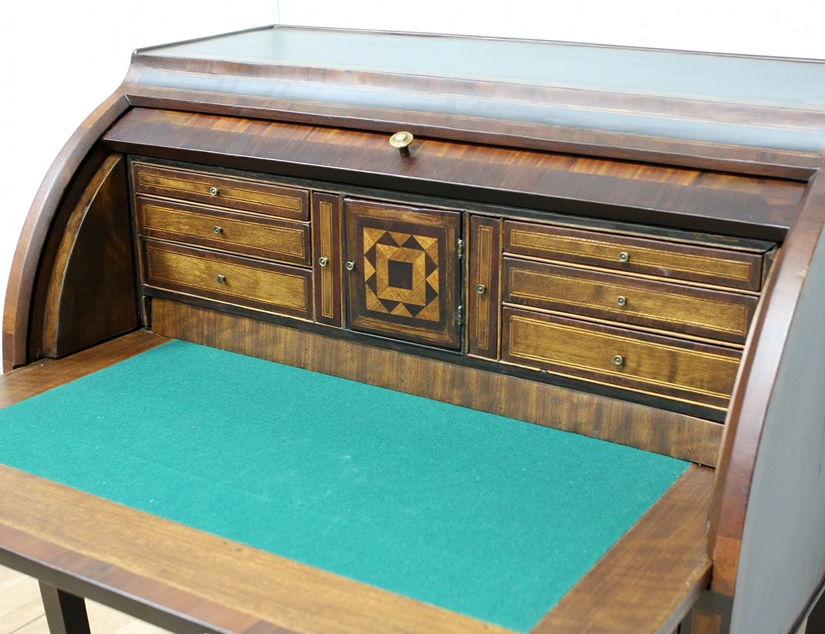 Реставрация антикварного бюро