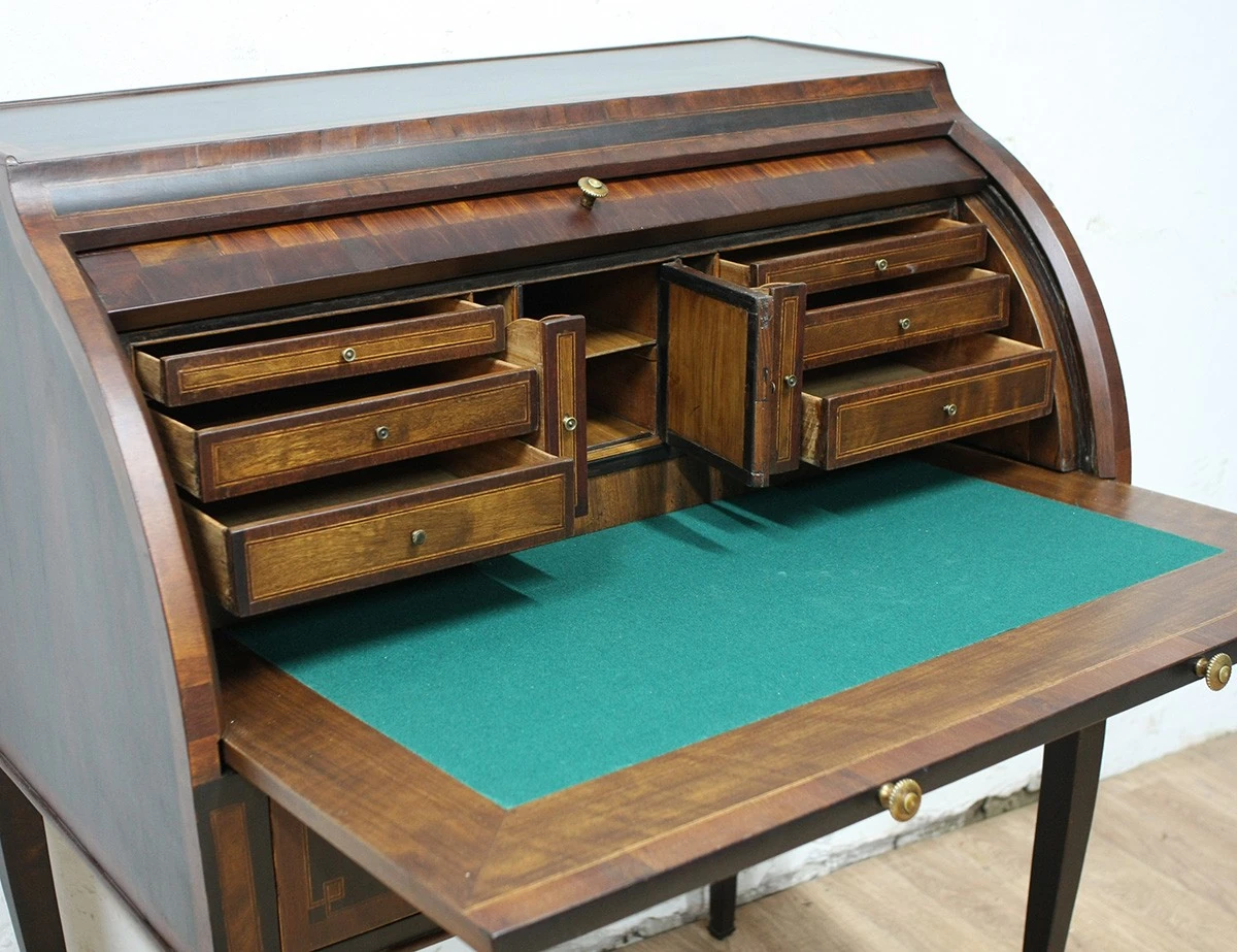 Реставрация антикварного бюро