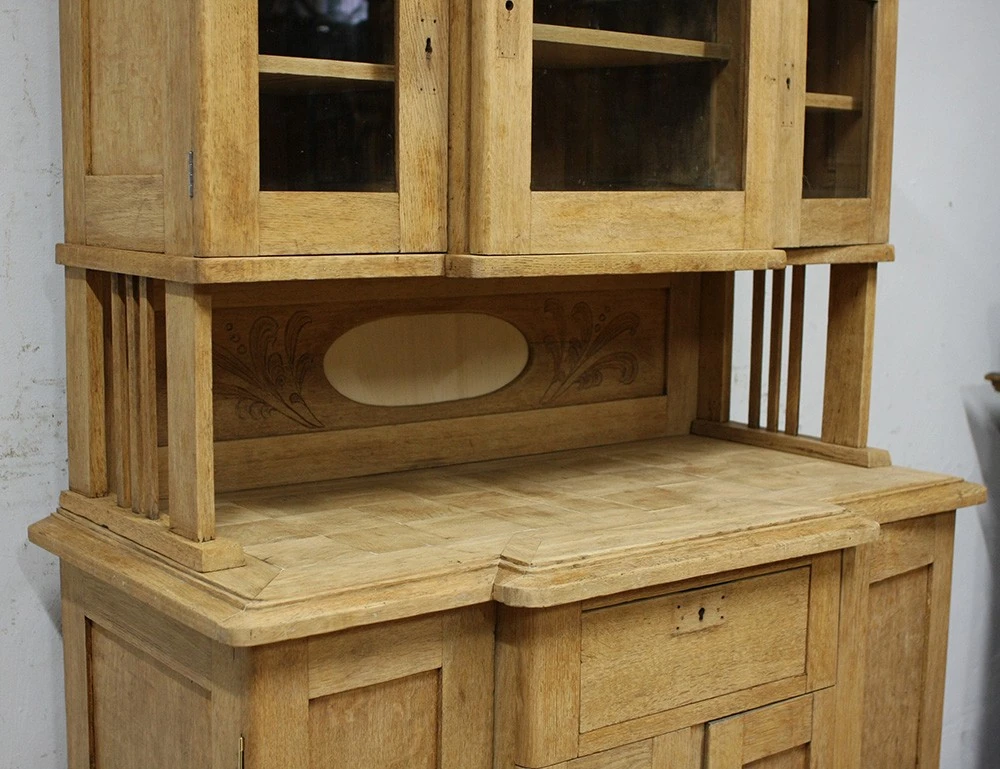 Зачистка и отделка дубового буфета