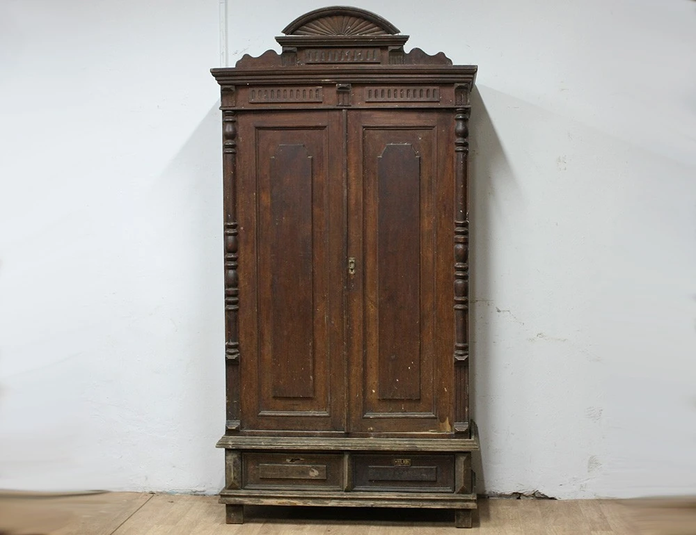 Реставрация антикварного платяного шкафа