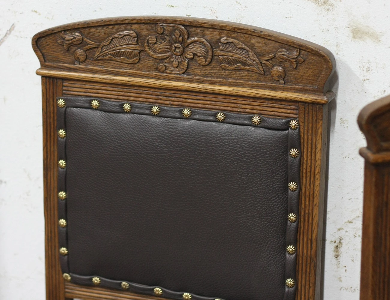 Реставрация дубовых стульев модерн