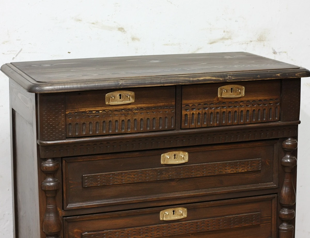 Реставрация старинного комода