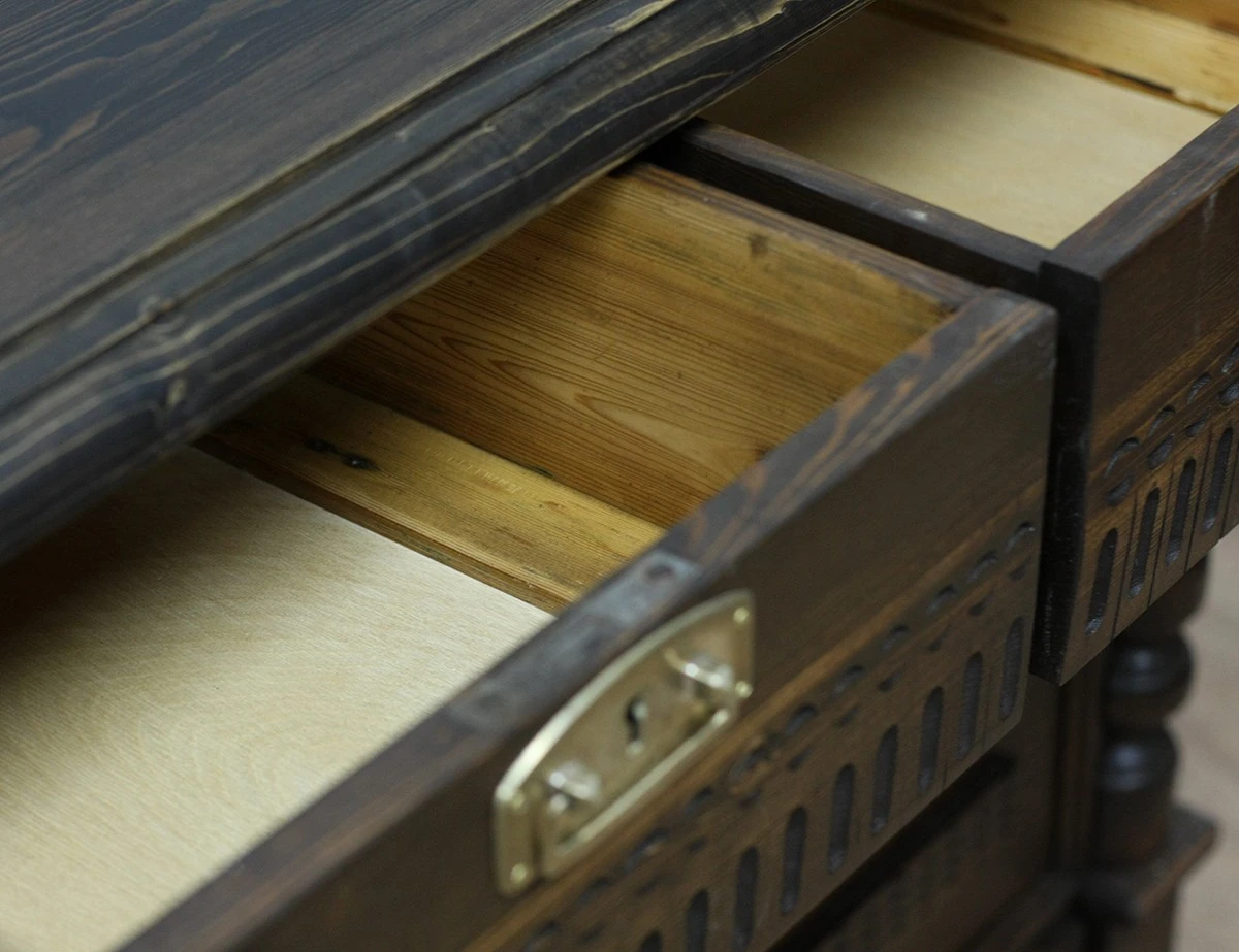 Реставрация старинного комода