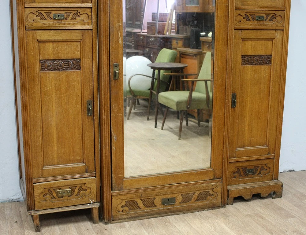 Реставрация дубового платяного шкафа модерн