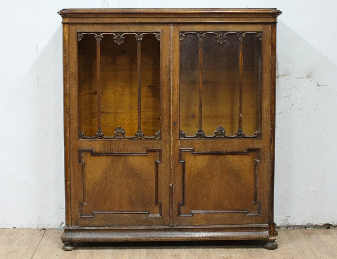 Реставрация орехового кабинетного шкафа