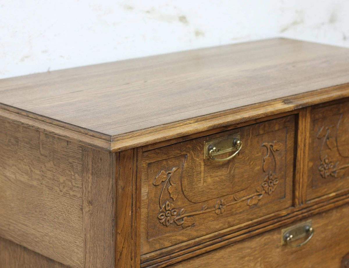 Реставрация старинного дубового комода