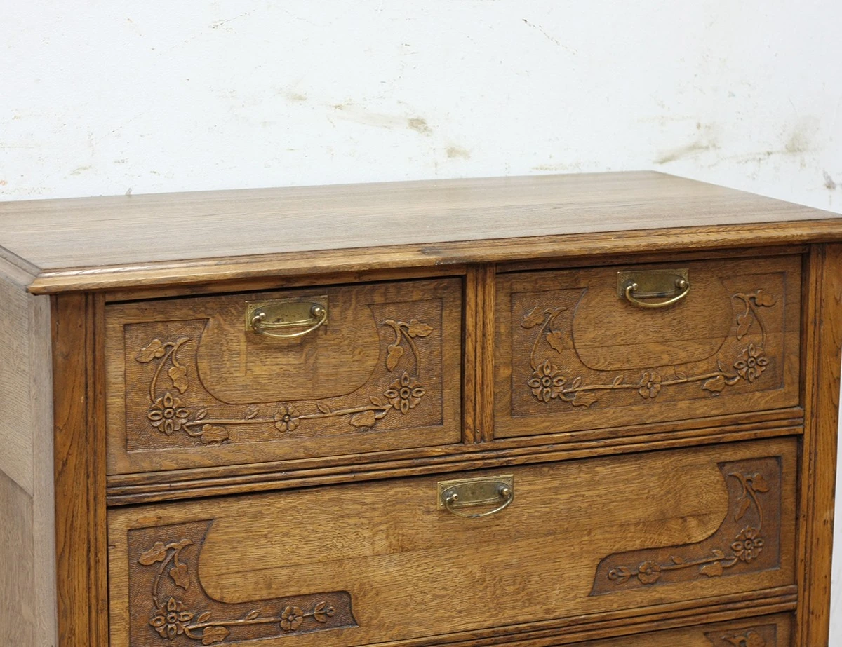 Реставрация старинного дубового комода