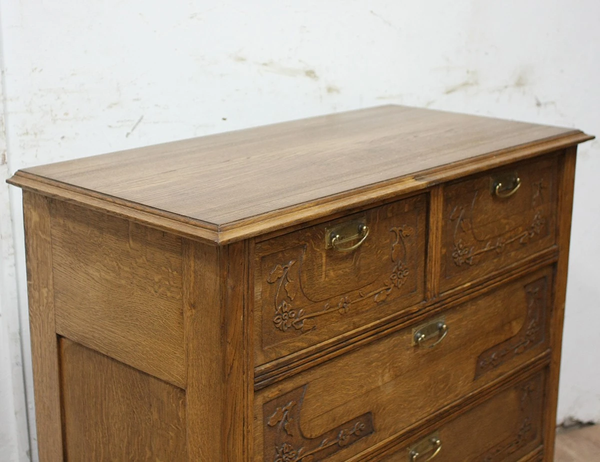 Реставрация старинного дубового комода