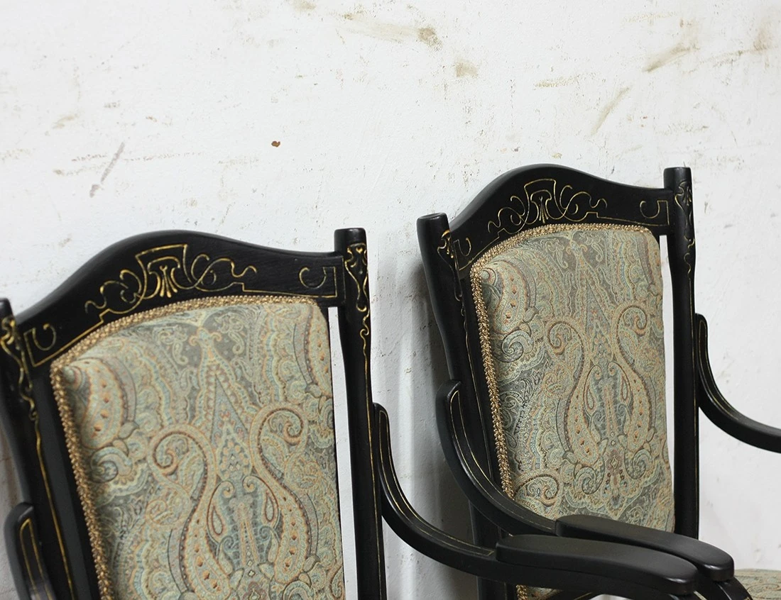 Реставрация пары кресел №82 фирмы Конъ