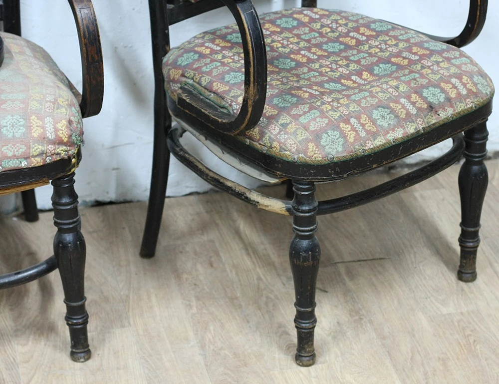 Реставрация пары кресел №82 фирмы Конъ