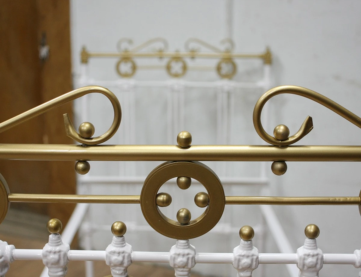 Реставрация старинной металлической кровати