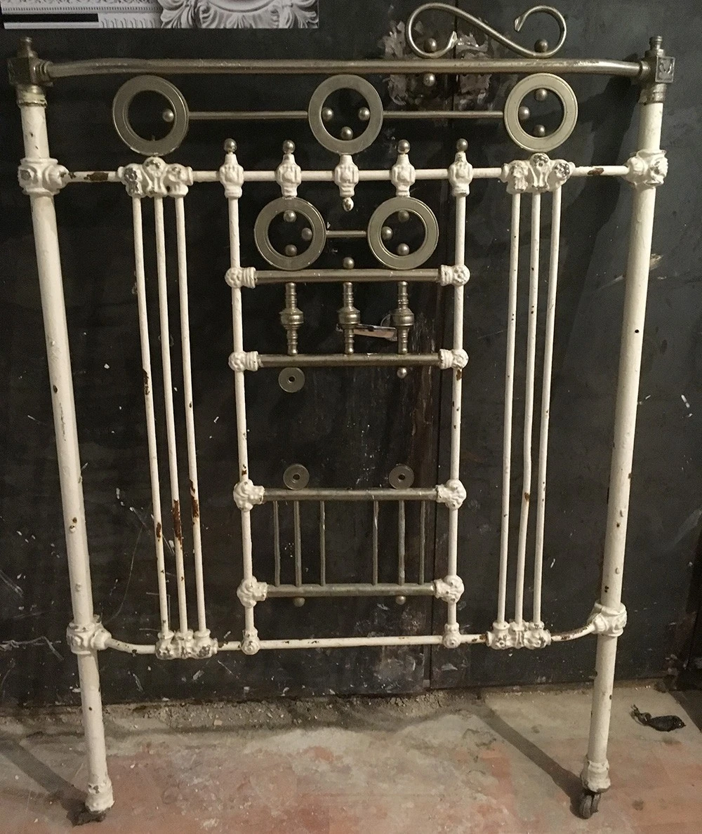 Реставрация старинной металлической кровати