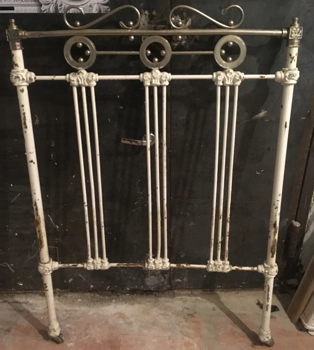 Реставрация старинной металлической кровати