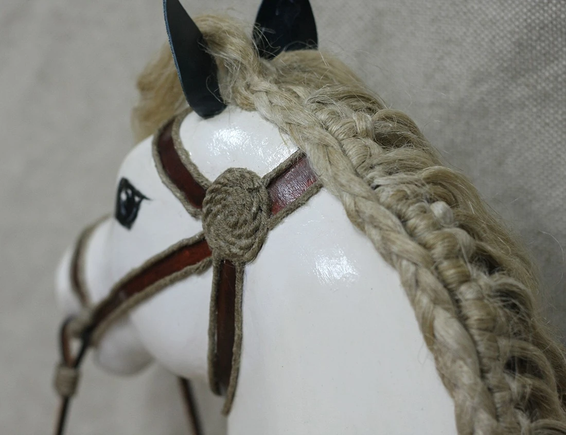 Реставрация старинной игрушечной лошадки