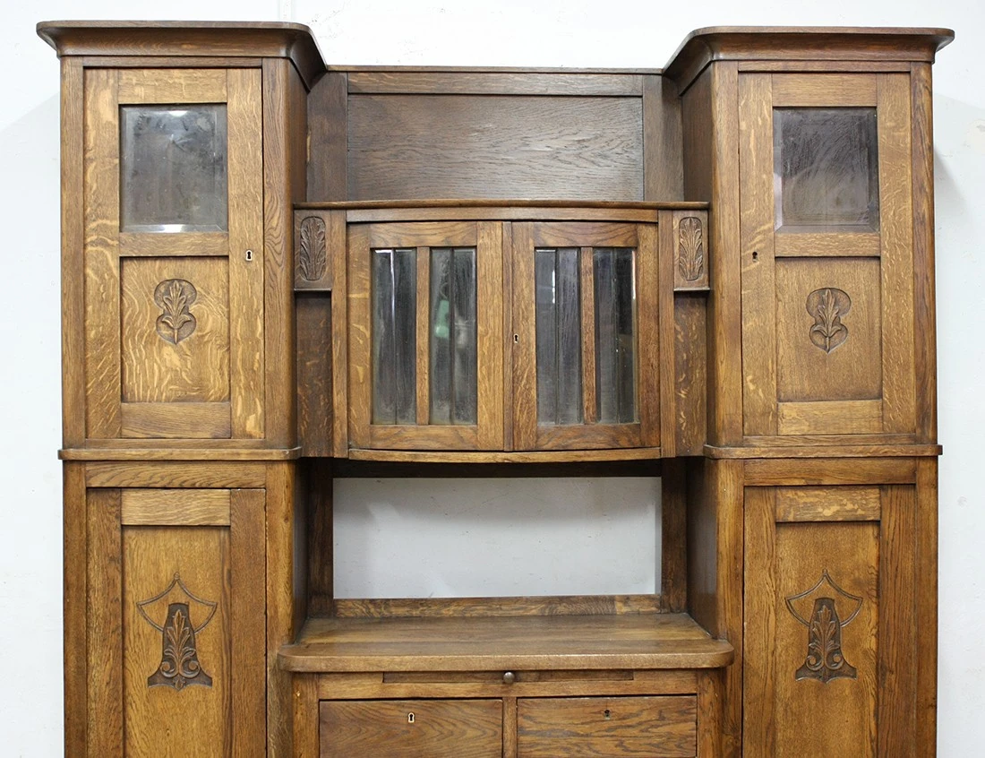 Реставрация дубового буфета