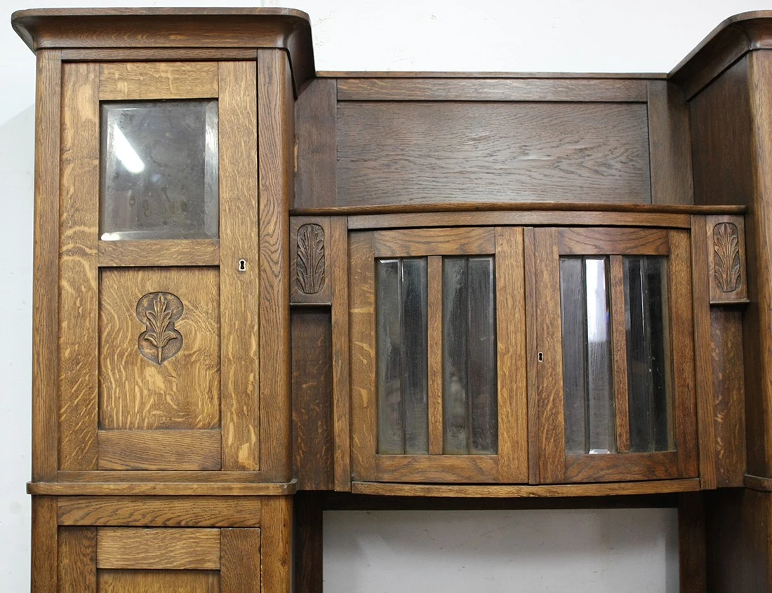 Реставрация дубового буфета