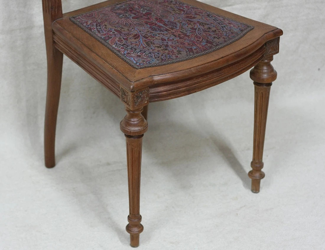 Реставрация орехового стула