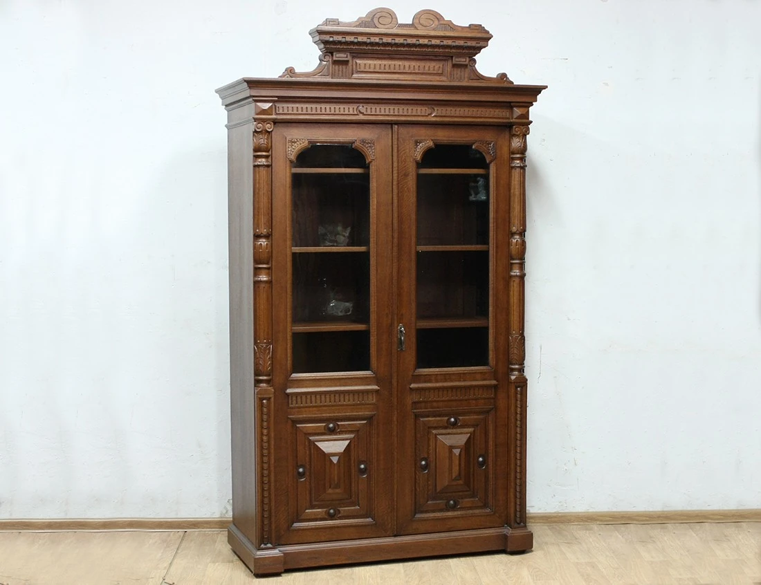 Реставрация дубового книжного шкафа